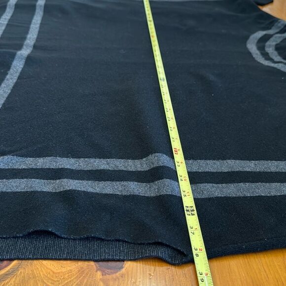 White House Black Market Ruana Wrap - Picture 15 of 15